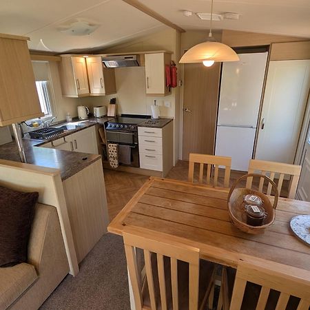 Red Squirrel Holiday Home In The Countryside, 10 Mins To Lligwy Beach Llandyfrydog Exteriér fotografie